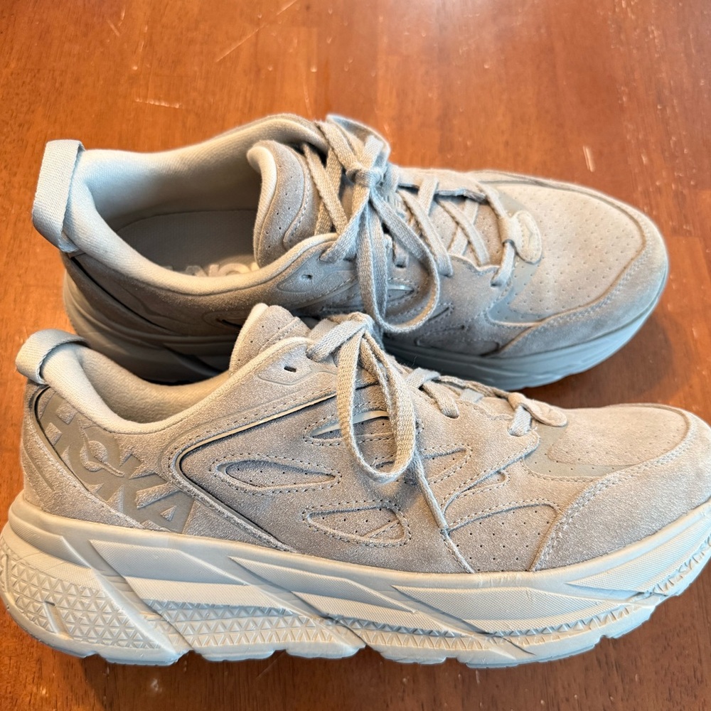 Hoka Clifton Grey Suede 1122571-LLTN sz 10.5 men’s Limestone VNDS ALMOST NEW